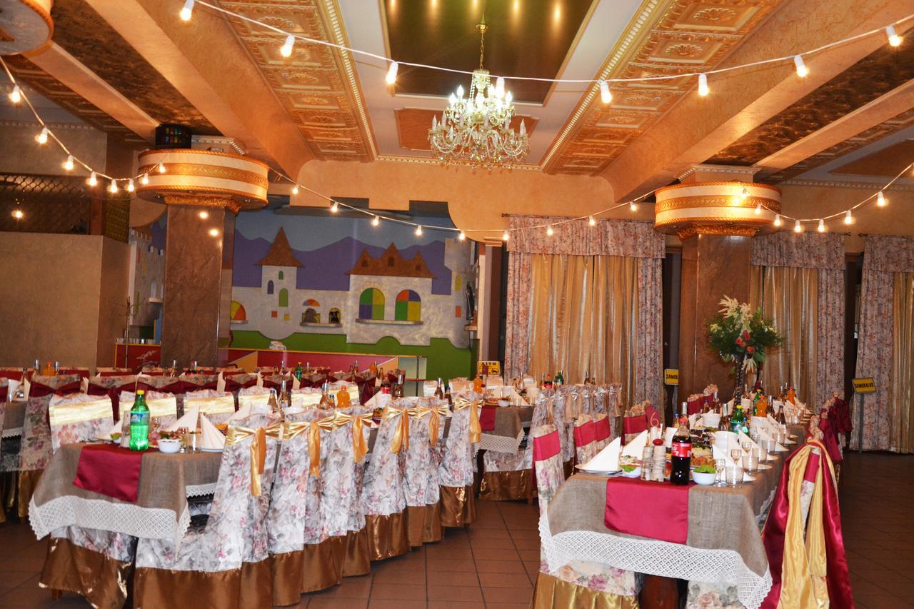 Golden Palace Dubove Esterno foto